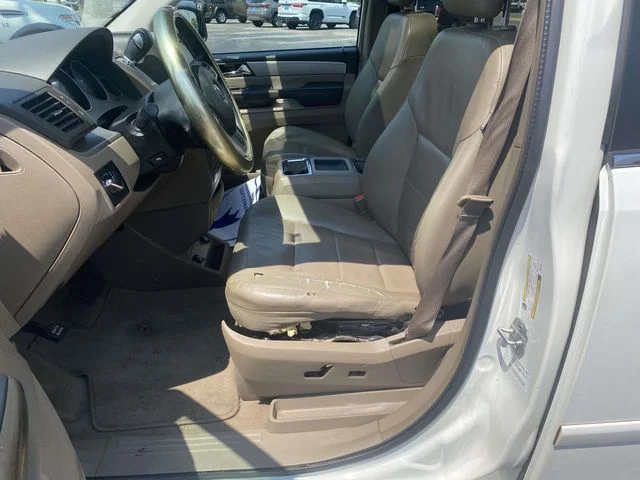 Used 2012 White Volkswagen SEL image 11