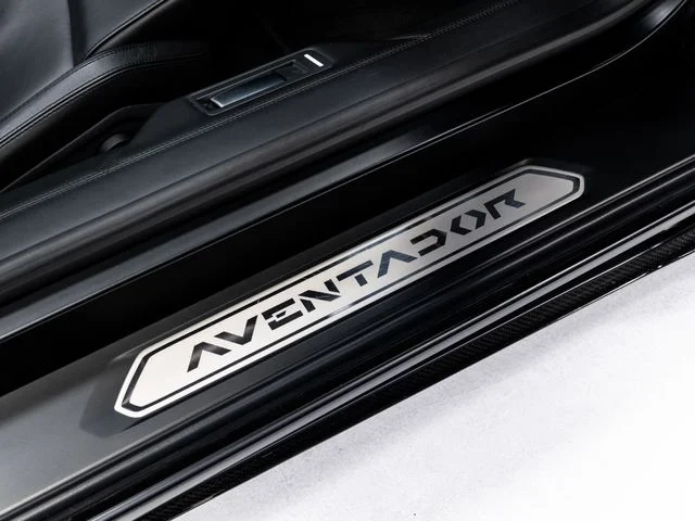 Used 2014  Lamborghini  image 45