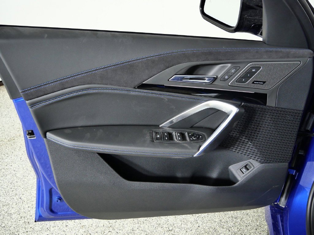 Used 2026 Portimao Blue Metallic BMW M35i image 32