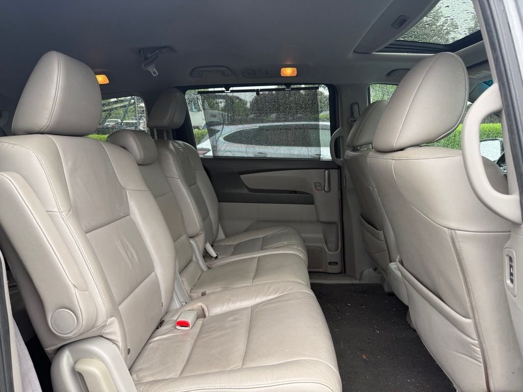 Used 2013 Polished Metal Metallic Honda EX-L image 21