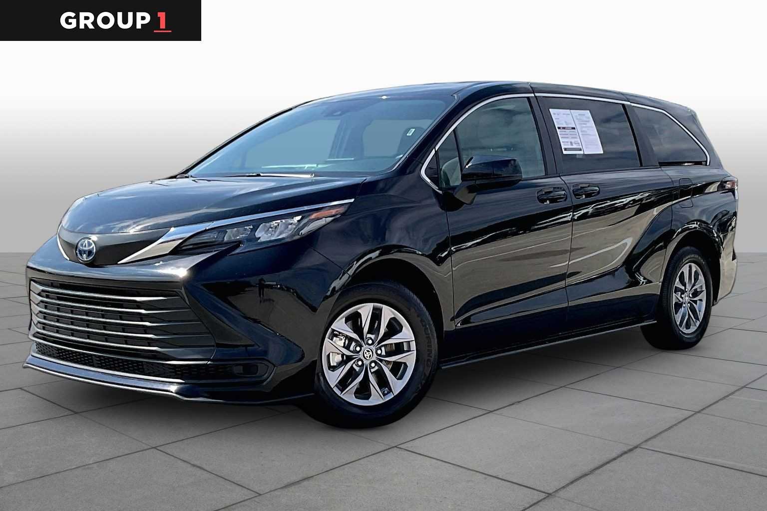 2025 Toyota Sienna LE