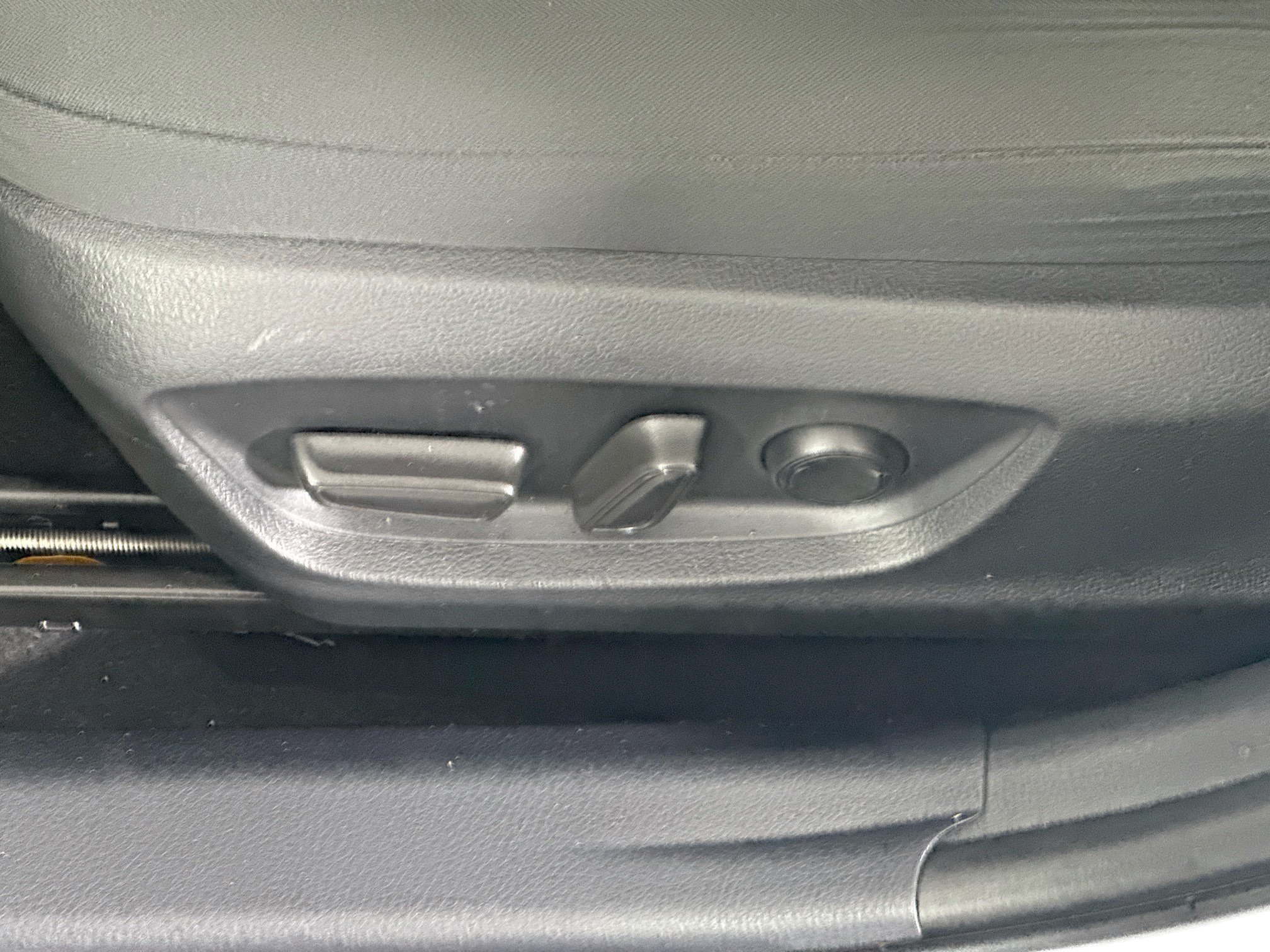 Certified Used 2023 Ice Toyota LE image 13
