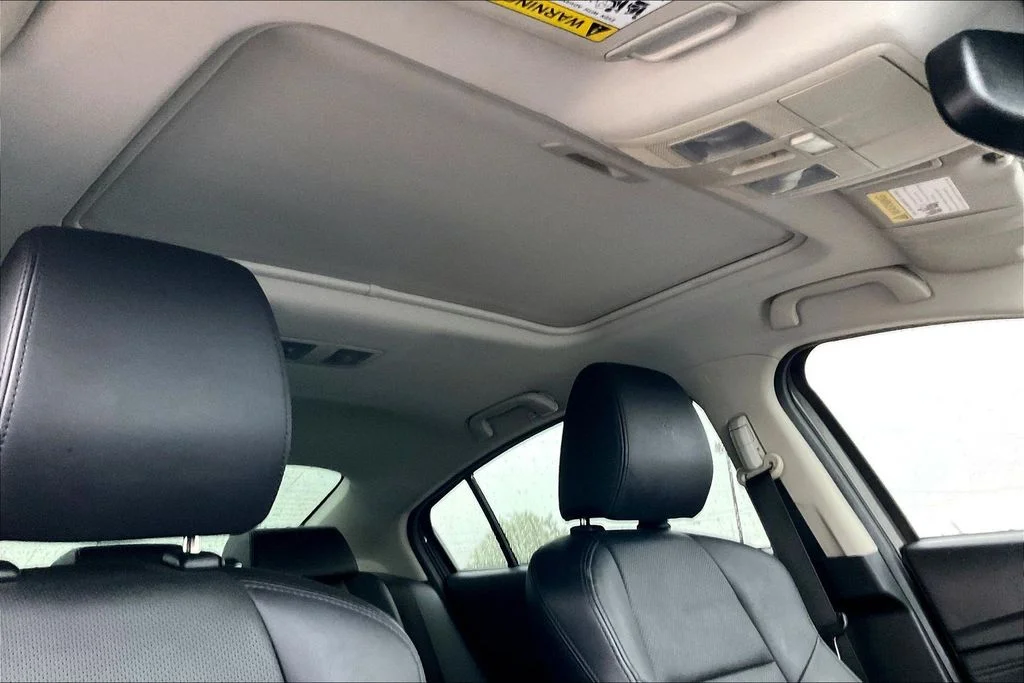 Used 2017 Silver Mazda Touring image 28