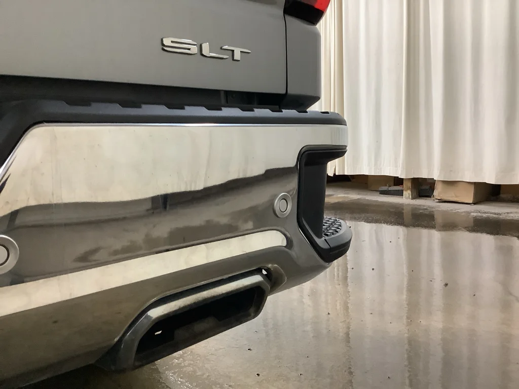Used 2024 Sterling Metallic GMC SLT image 12