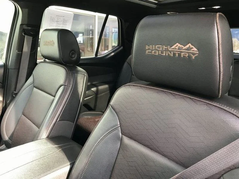 Used 2022 Mosaic Black Metallic Chevrolet High Country image 9