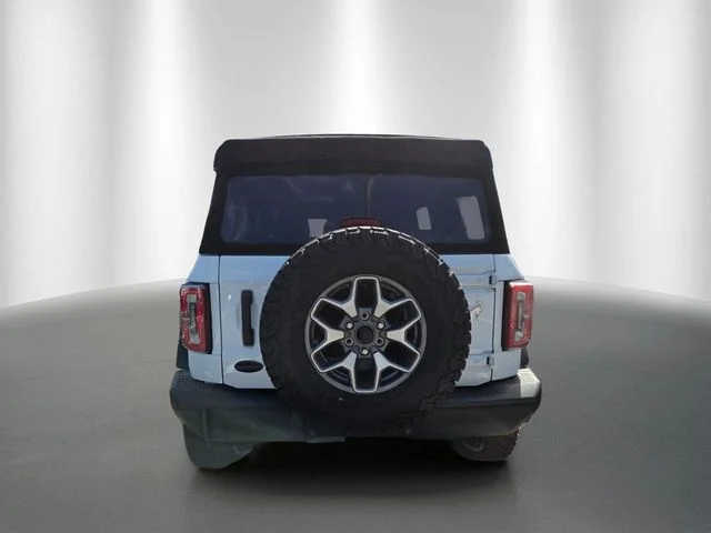 Used 2025 Oxford White Ford Badlands image 3