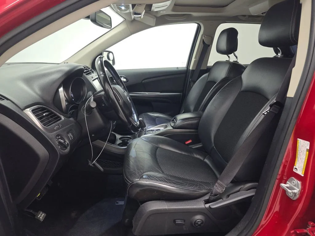 Used 2020 Red Dodge Crossroad image 7