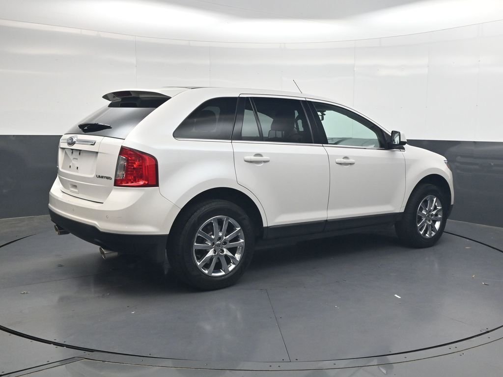 Used 2011 White Ford Limited image 4