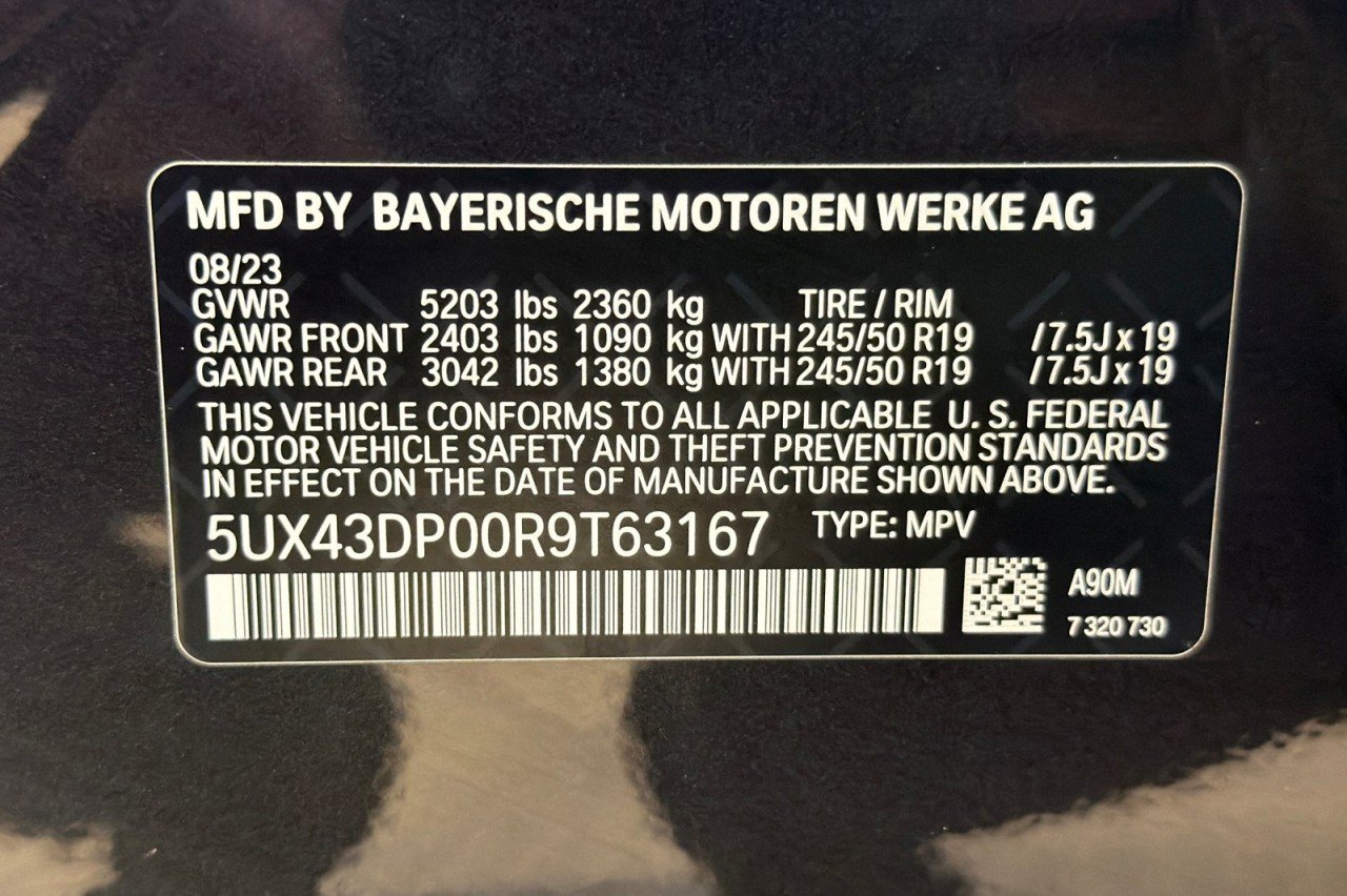 Used 2024 GRAPHITE GREY METALL BMW sDrive30i image 28