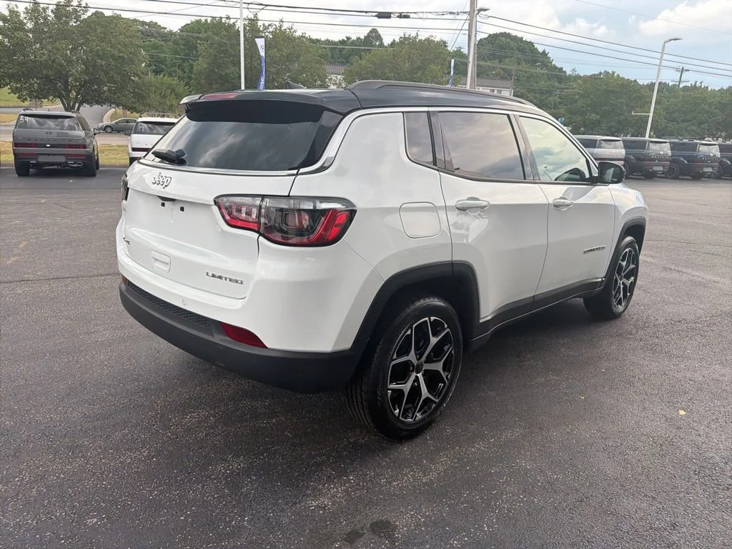 Used 2025 White Jeep Limited image 5