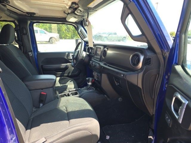 Used 2020 Ocean Blue Metallic Clearcoat Jeep Sport S image 11