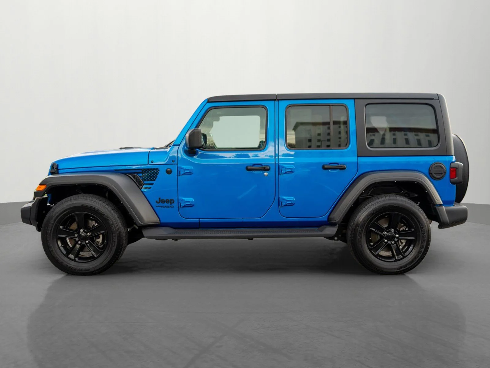 Used 2022 Hydro Blue Pearl Coat Jeep Unlimited Sport Altitude image 5
