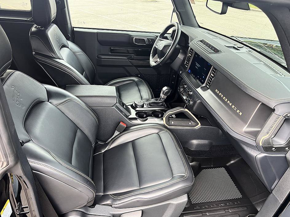 Used 2025 Shadow Black Ford Badlands image 17