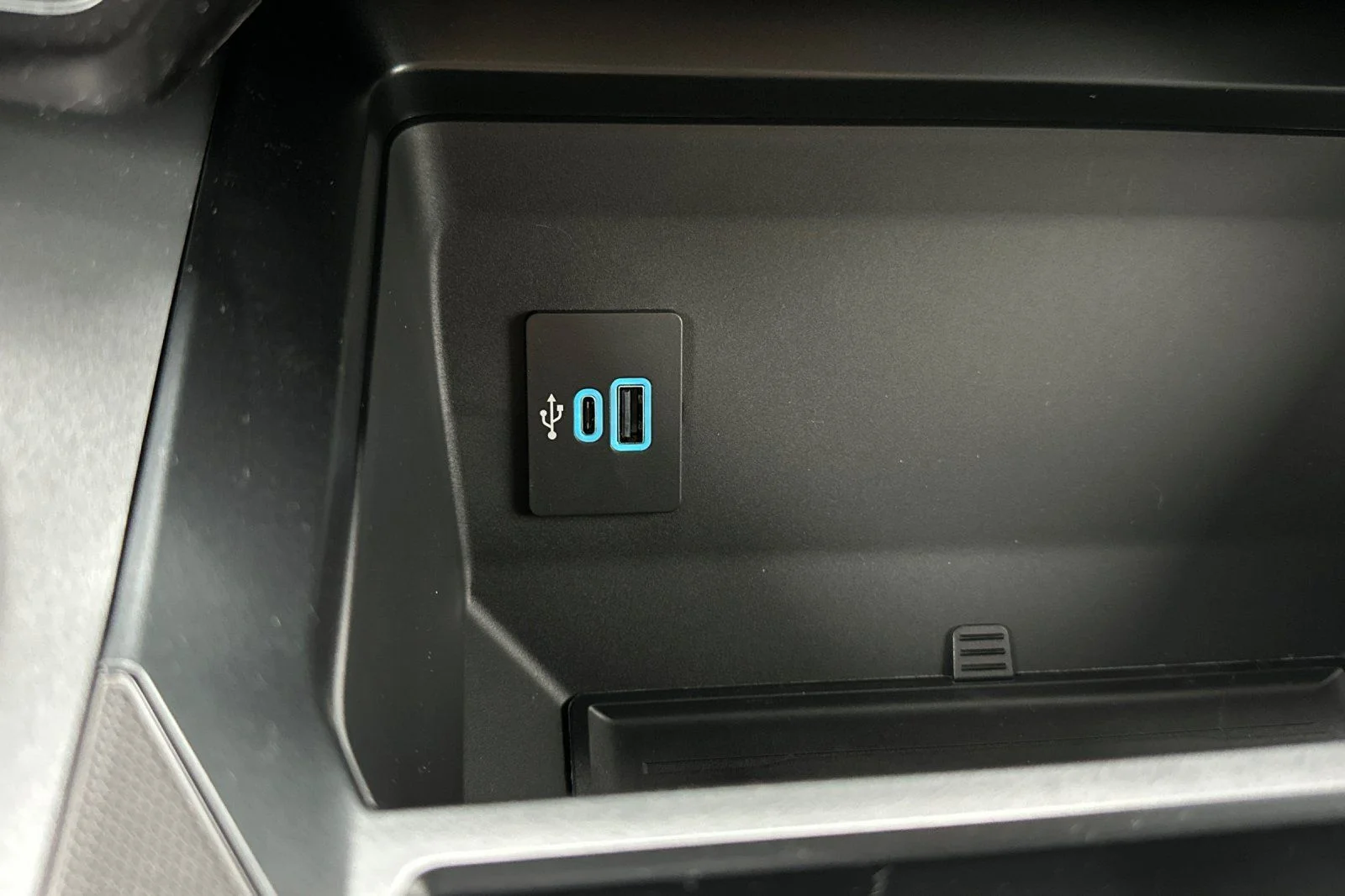 New 2026 Oxford White Ford F-250® XLT image 25