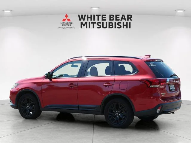 Used 2018 Rally Red Metallic Mitsubishi LE image 4