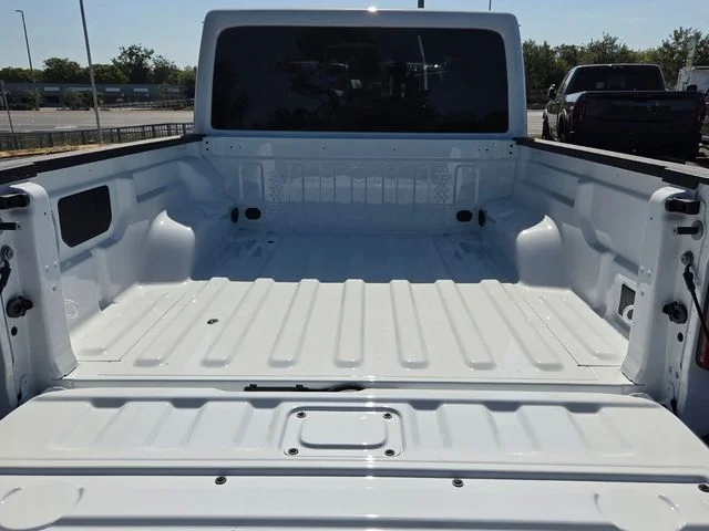 New 2026 Bright White Clear-Coat Exterior Paint Jeep 85th Anniversary Edition image 7