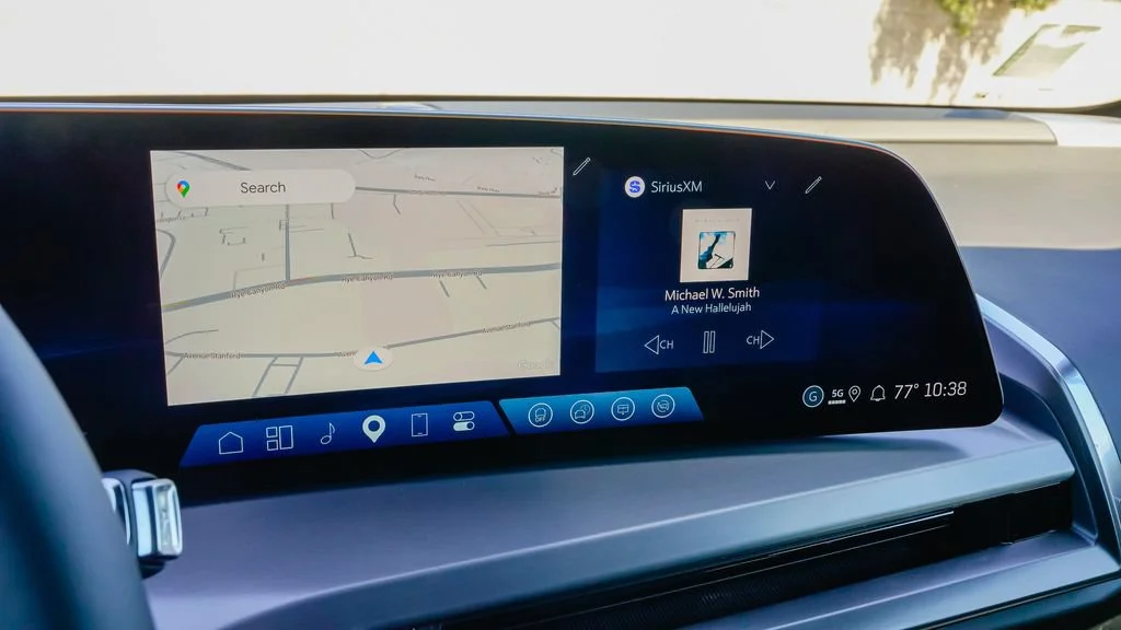 2027 Cadillac VISTIQ Sport - Photo 15