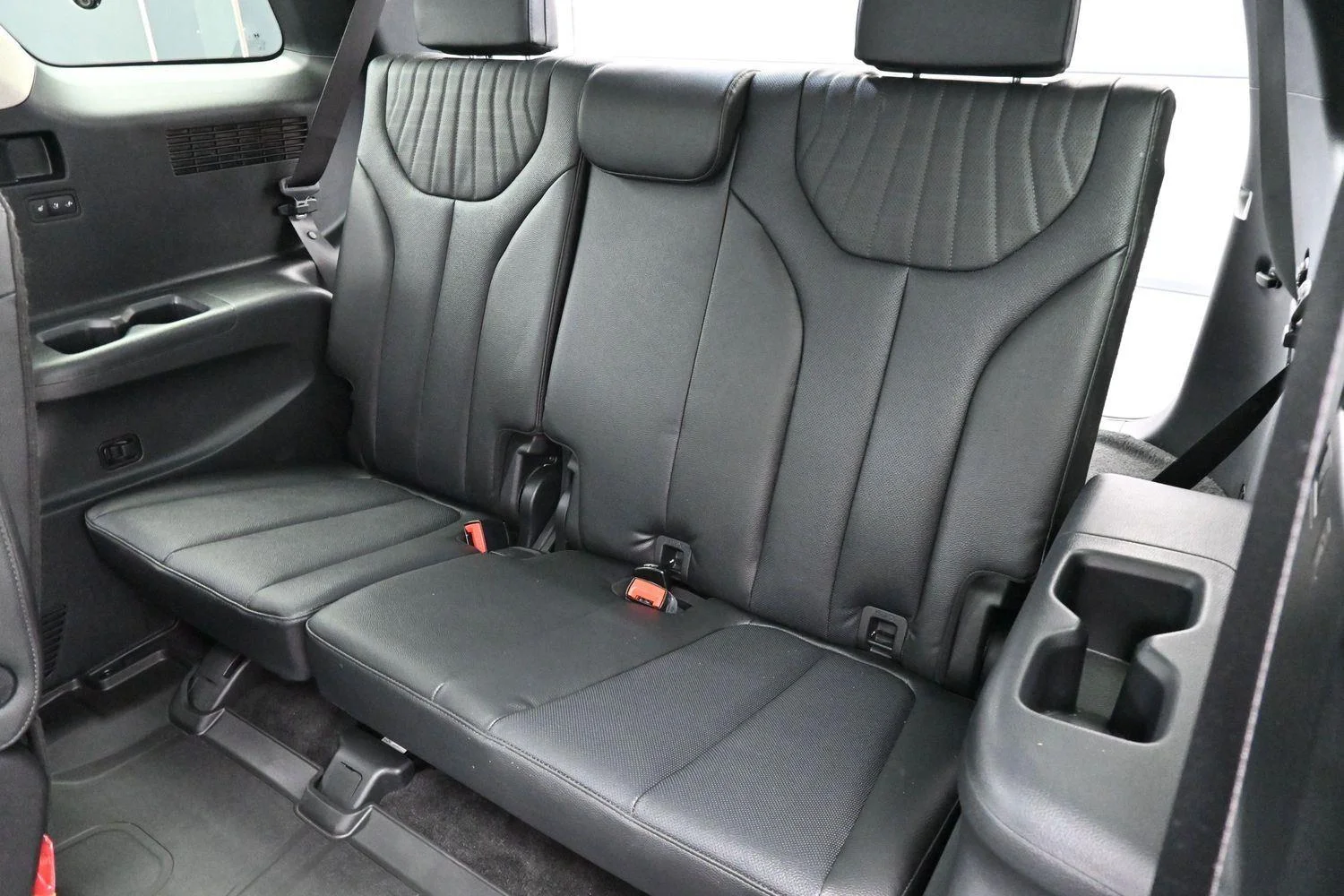 Used 2023 Hyper White Hyundai Limited image 35