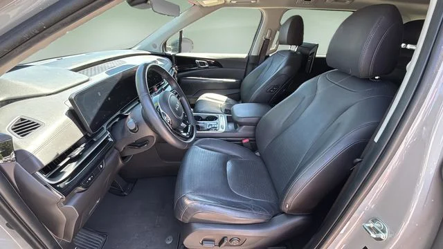 Used 2025 White Kia SX Prestige image 18