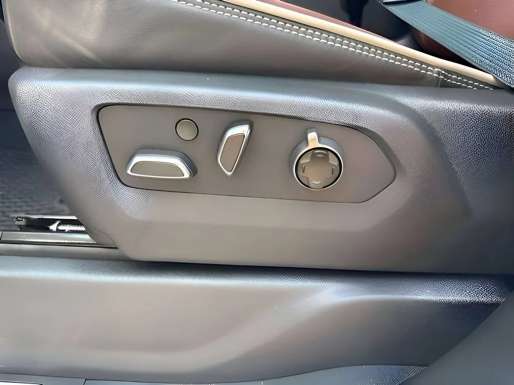 New 2026 Glacier White Tricoat GMC Denali Ultimate image 10