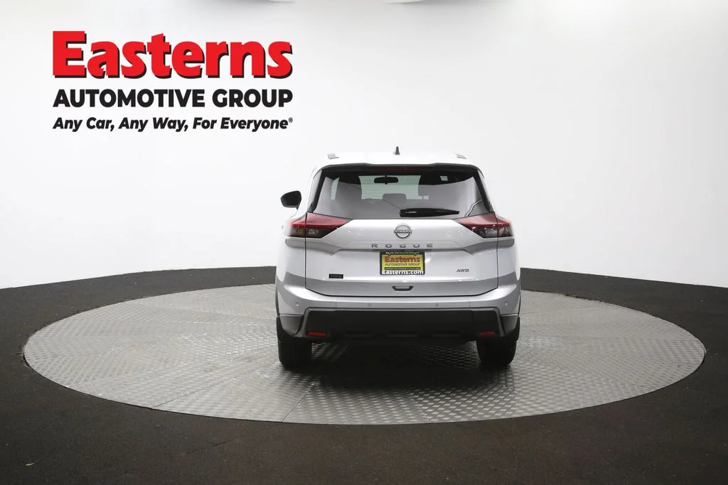Used 2024 Silver Nissan S image 37