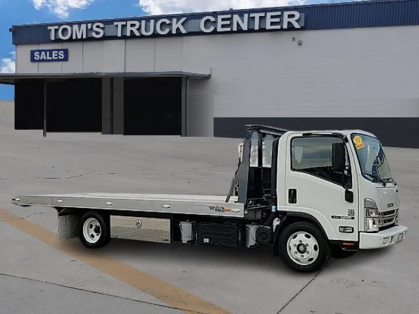 2023 Isuzu NRR