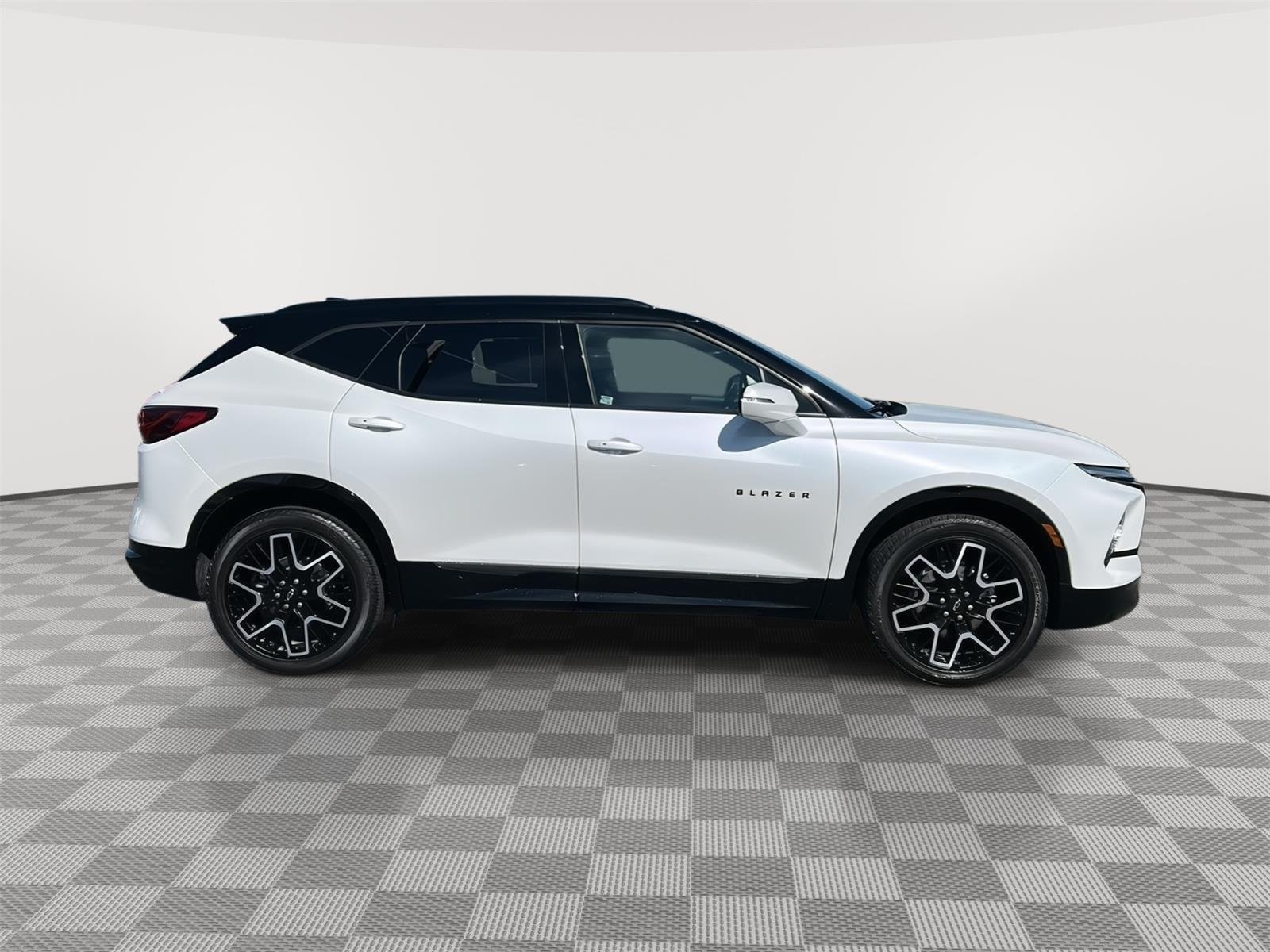 Used 2023 Chevrolet Blazer RS with VIN 3GNKBKRS4PS151131 for sale in Kansas City
