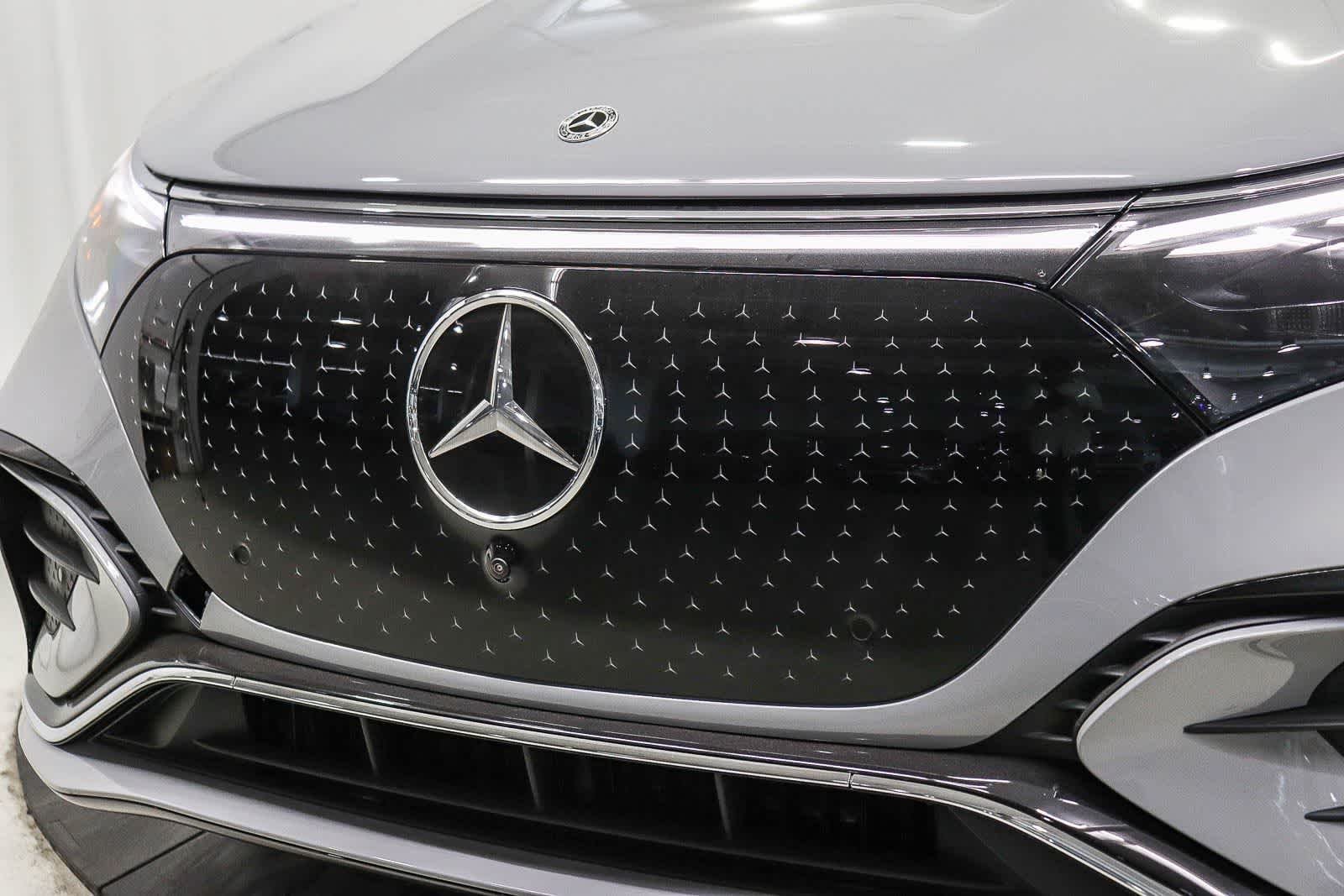 New 2026 MANUFAKTUR Alpine Grey Mercedes-Benz EQS 400 image 8