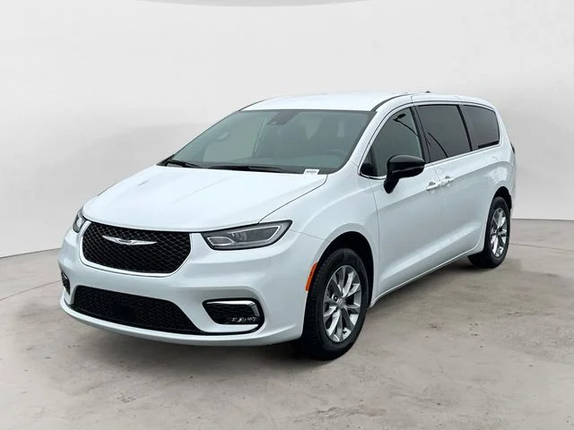 2026 Chrysler Pacifica Select AWD's photo
