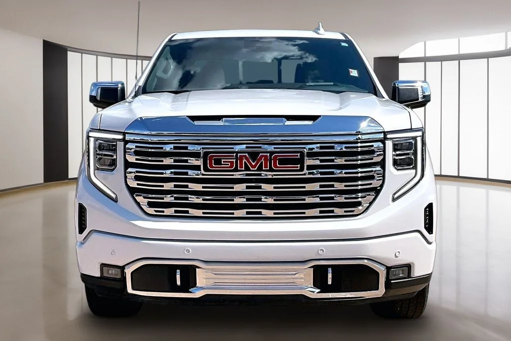 Used 2024 White GMC Denali image 3