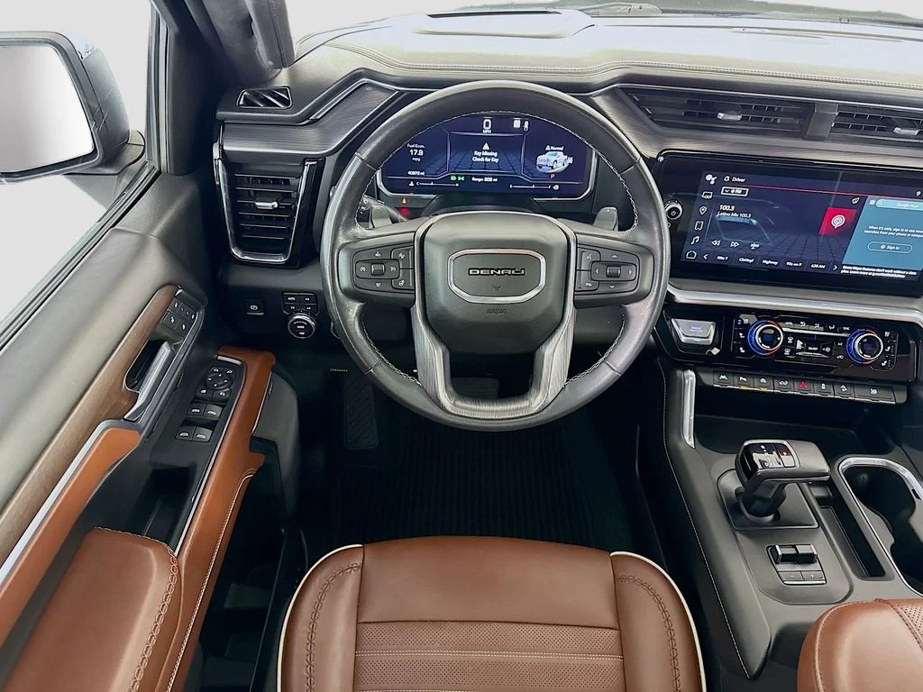 Used 2022 Silver GMC Denali Ultimate image 10