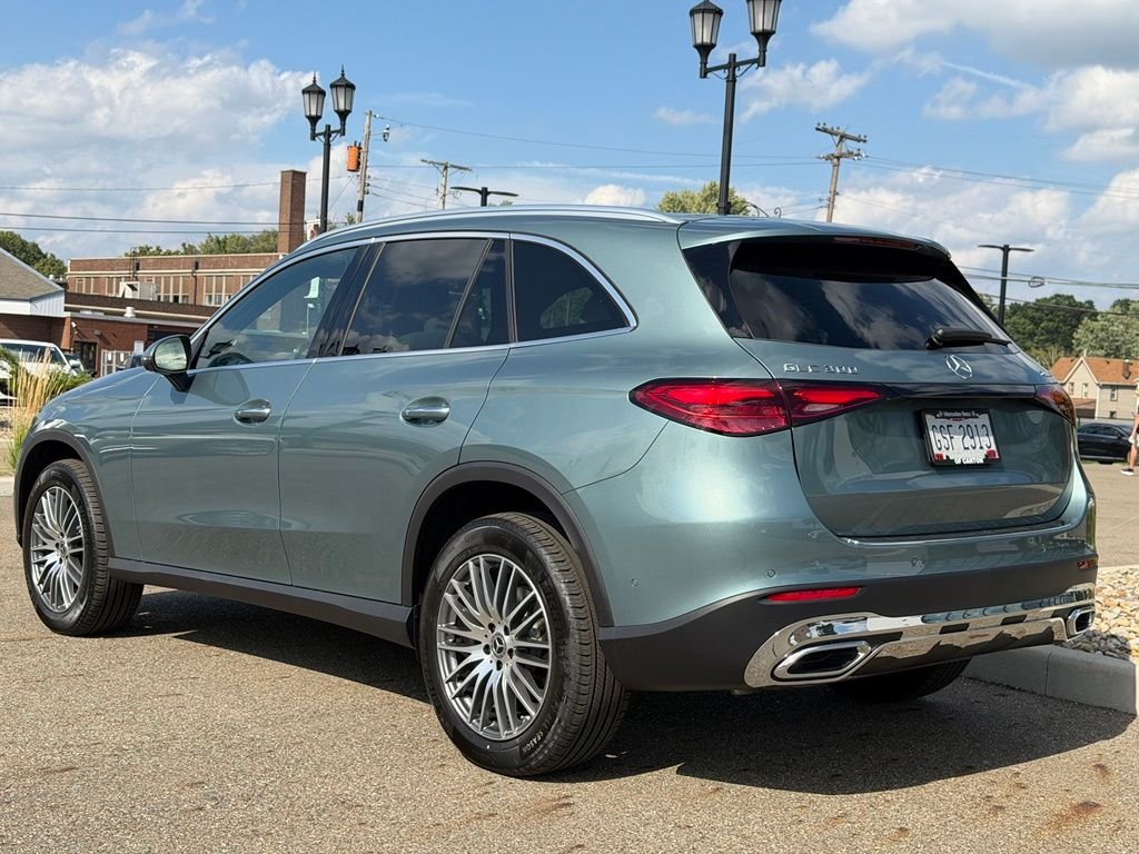 New 2026 Silver Mercedes-Benz GLC 300 image 3