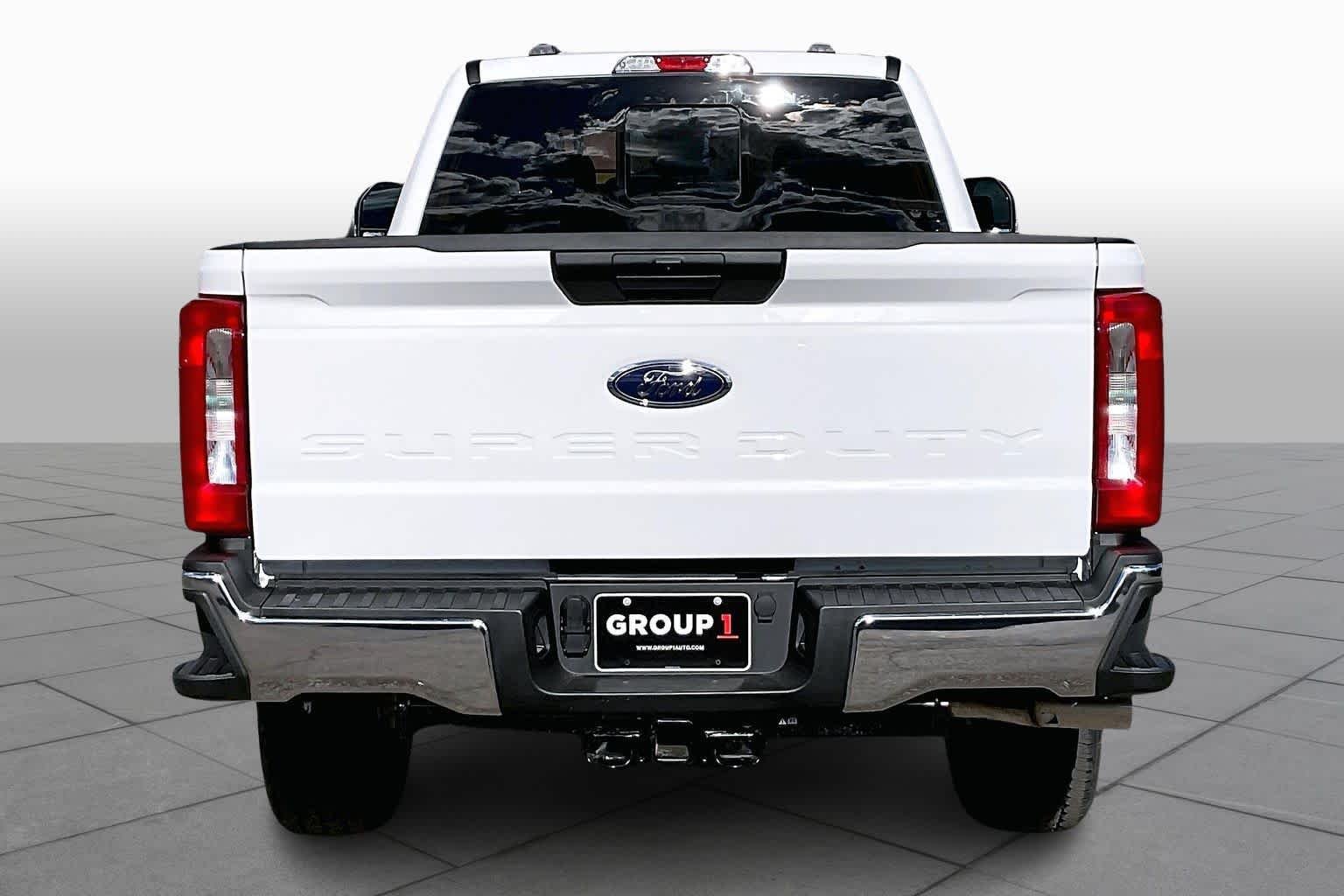 New 2026 Z1/OXFORD WHITE Ford XLT image 4