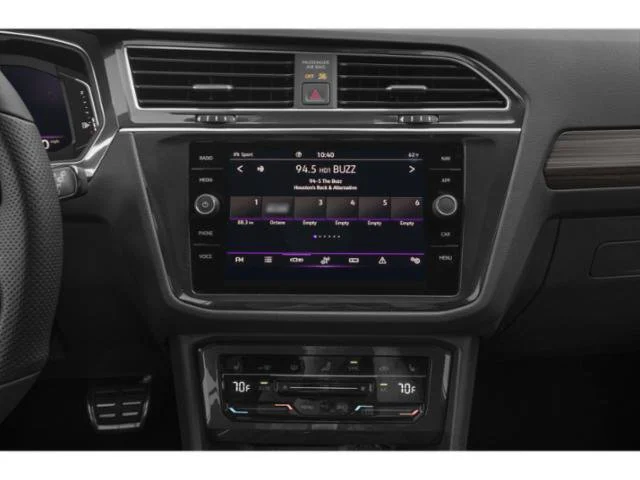 Used 2024  Volkswagen SEL R-Line image 10