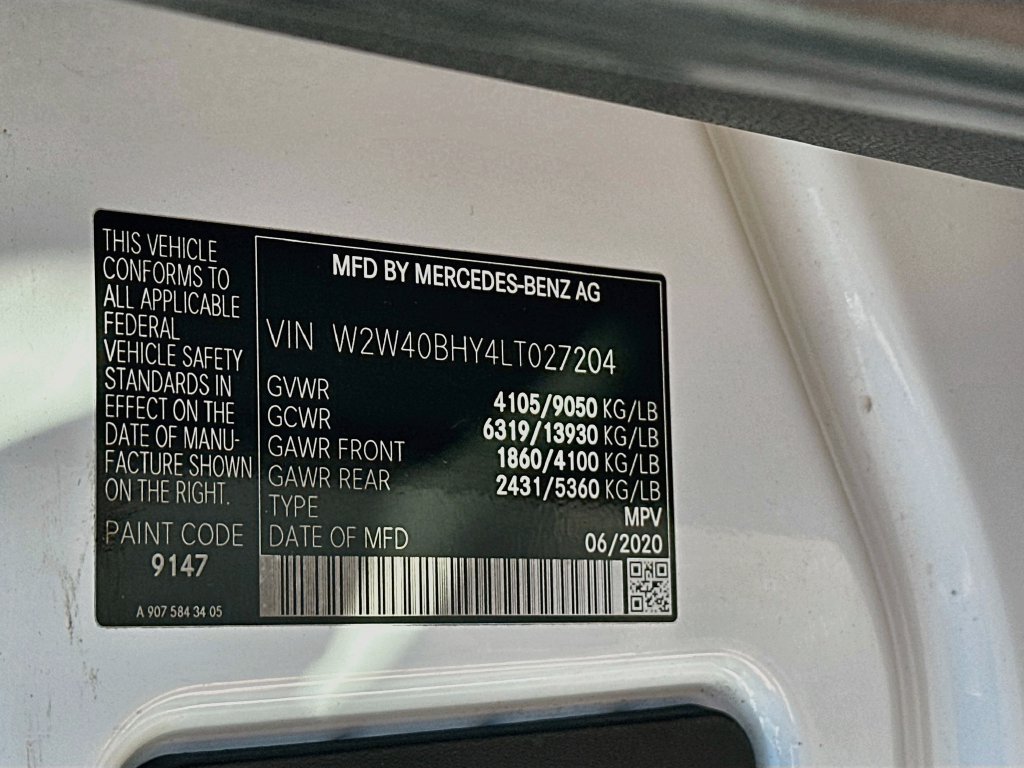 Used 2020 White Freightliner Base image 31
