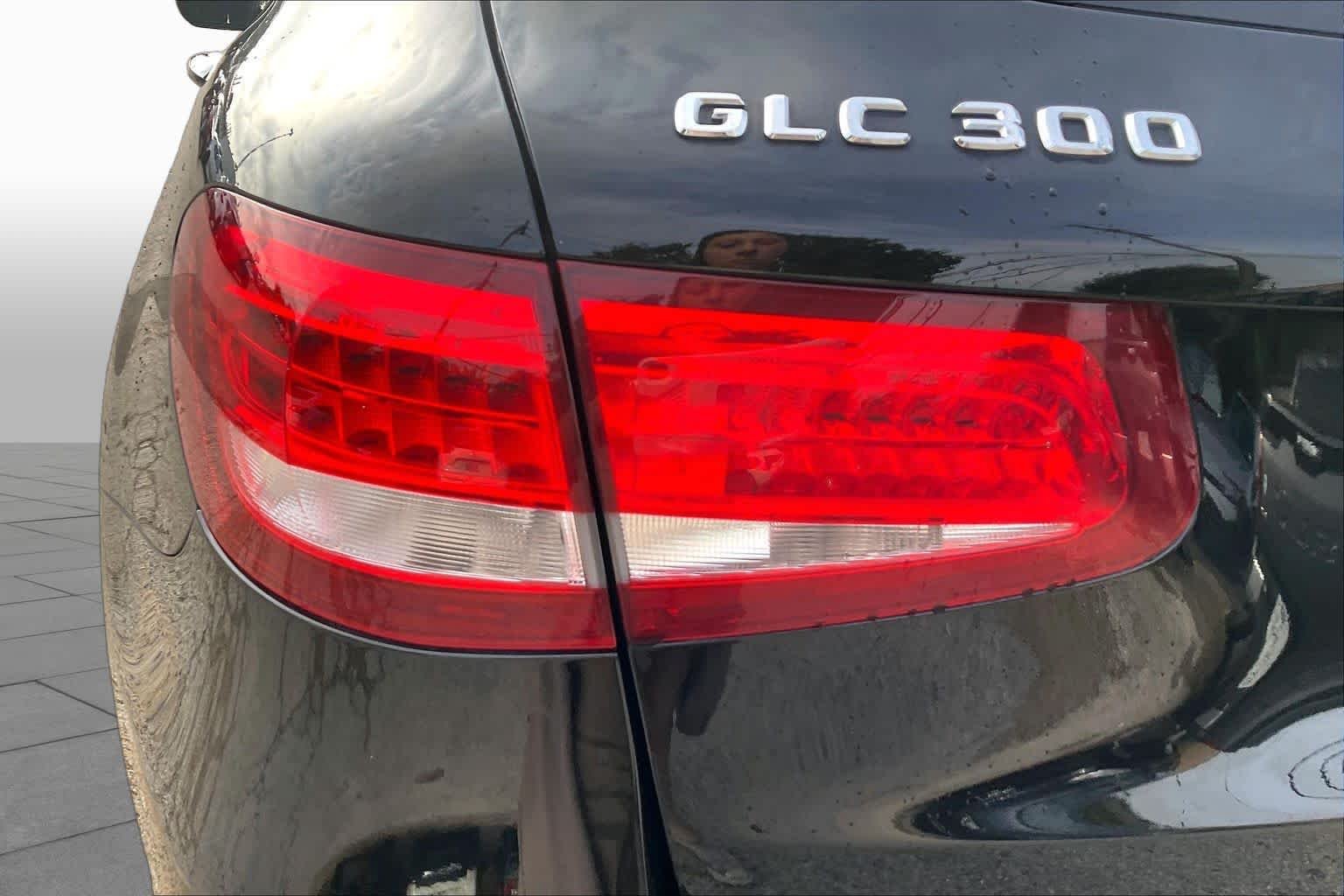 Used 2016  Mercedes-Benz GLC 300 image 26