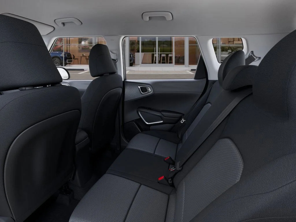 2025 Kia Soul LX - Photo 18