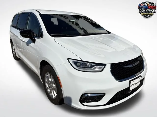 2026 Chrysler Pacifica Select - Photo 7
