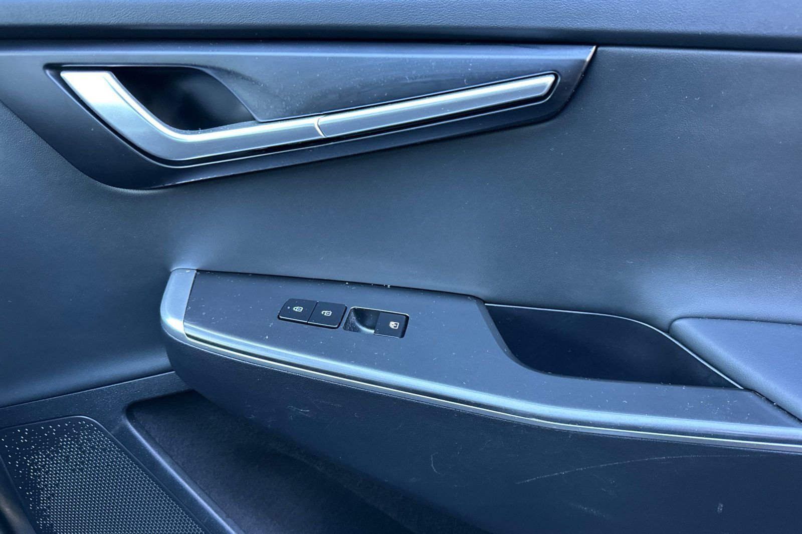 Used 2023 Gray Kia Light image 18
