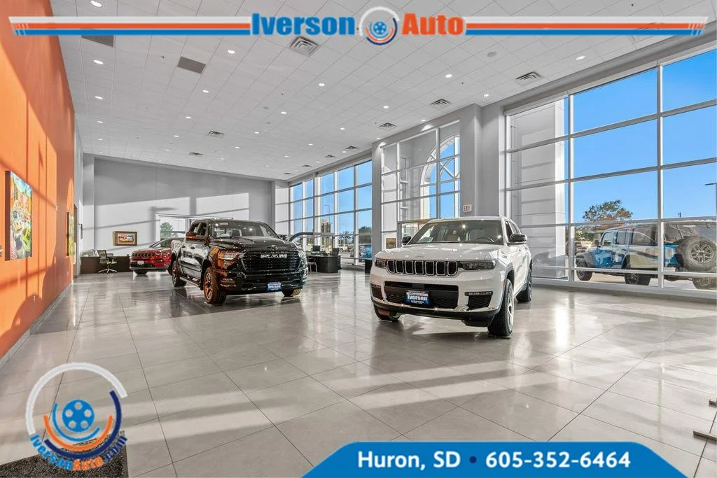 Used 2023 Silver Ford Base image 15