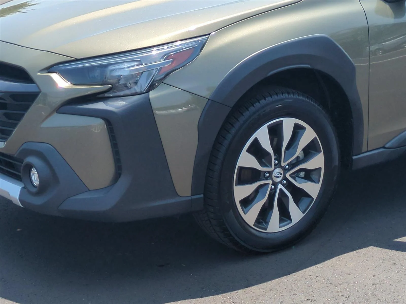 Used 2023 Autumn Green Metallic Subaru Limited XT image 9