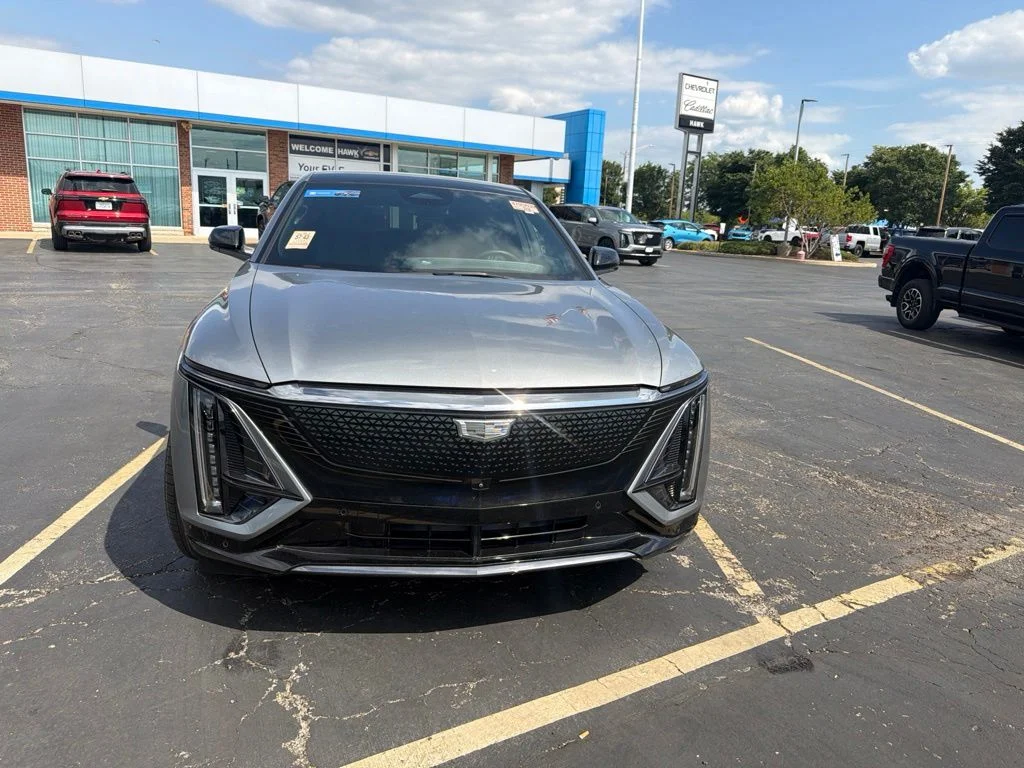 Used 2024 Silver Cadillac Sport image 5
