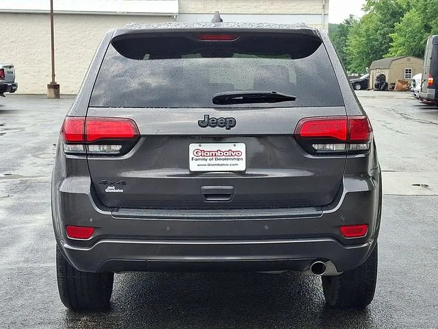 Used 2021 Gray Jeep Laredo X image 3