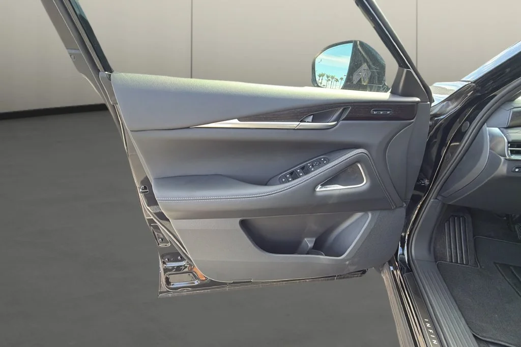 New 2027 MINERAL BLACK INFINITI Autograph AWD image 13