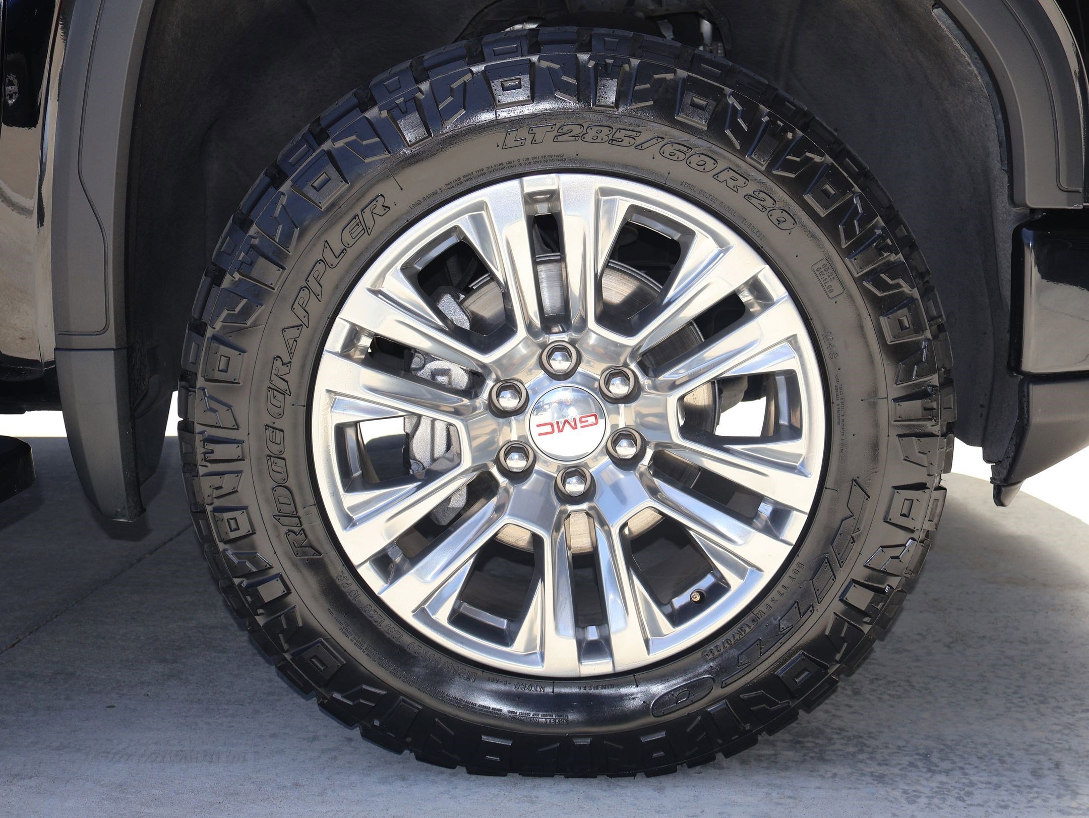 Used 2023 Onyx Black GMC Denali image 30