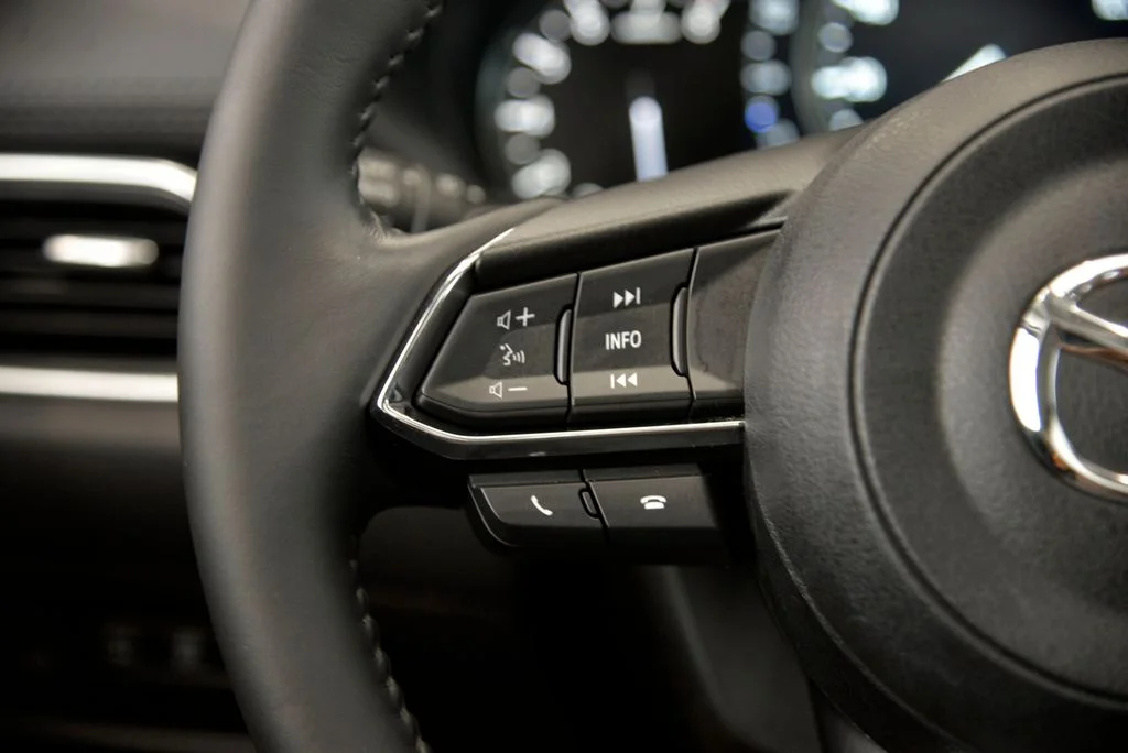 Used 2020 White Mazda Grand Touring image 22