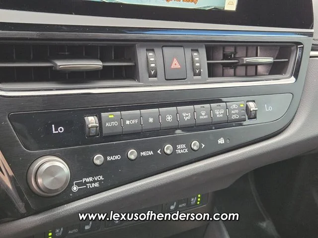 Certified Used 2025 White Lexus 300h image 29