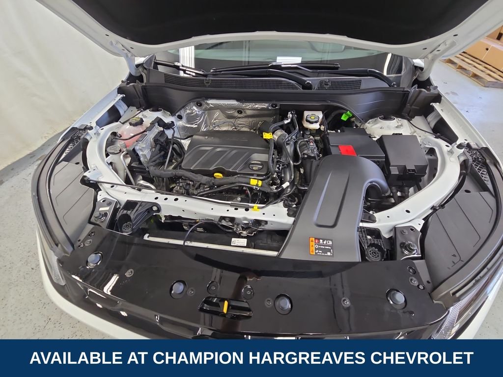 Used 2025 Summit White Chevrolet ACTIV image 38