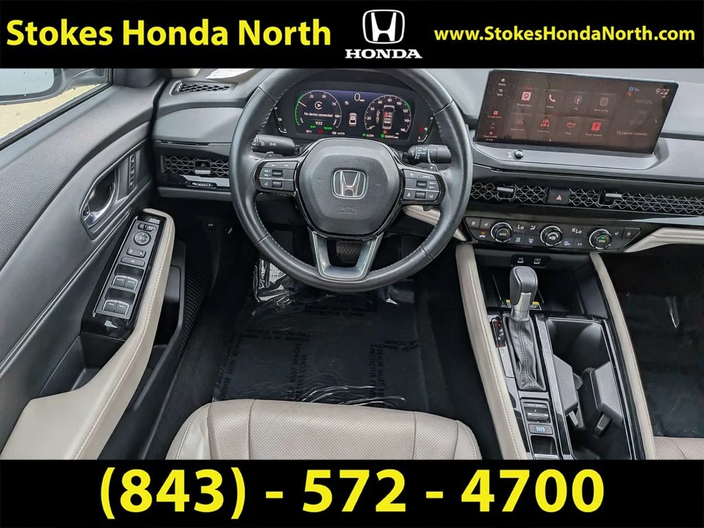 Used 2023 White Honda Touring image 17