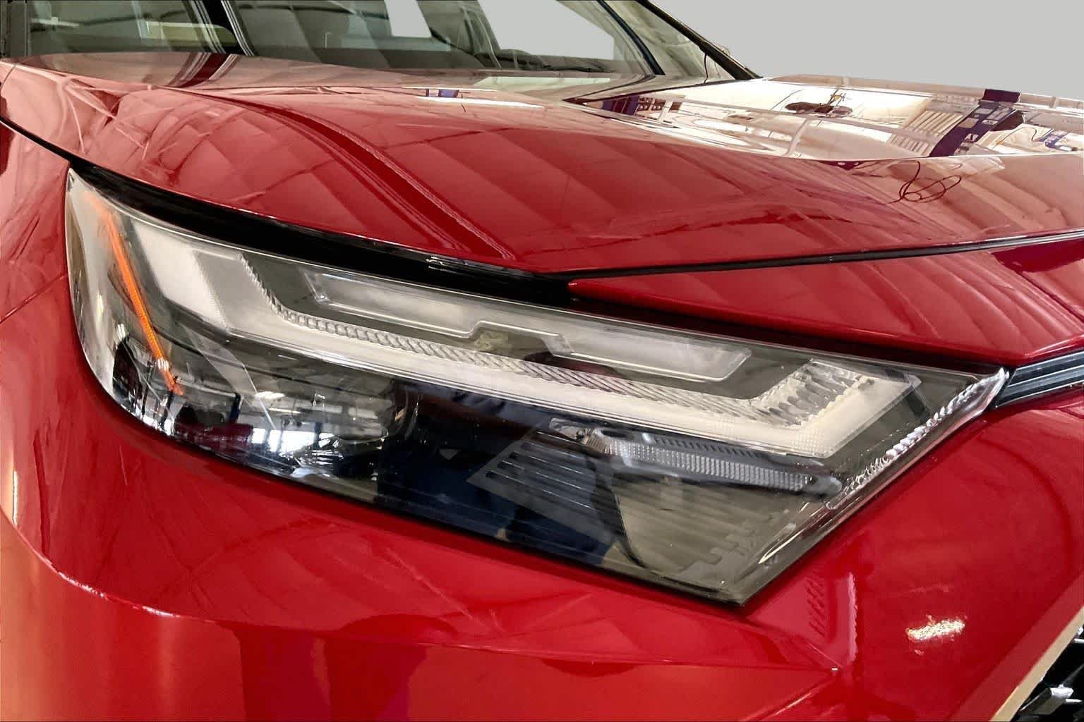 Used 2022 Supersonic Red/Midnight Black Metallic Toyota XSE image 25